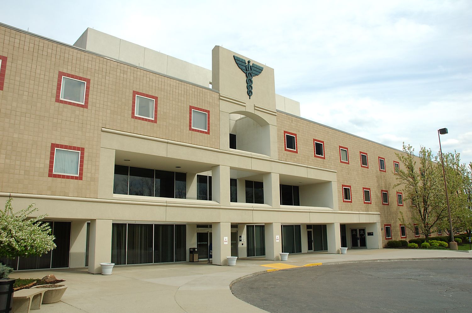 MEDICAL ARTS BUILDING 1: 8000 5 Mile Rd, Cincinnati, OH 45230